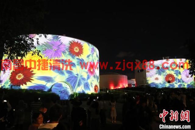 “油罐”变身“画卷” 林风眠、吴冠中大师作品奏响“光影乐章”(图4) “油罐”变身“画卷” 林风眠、吴冠中大师作品奏响“光影乐章”(图4)